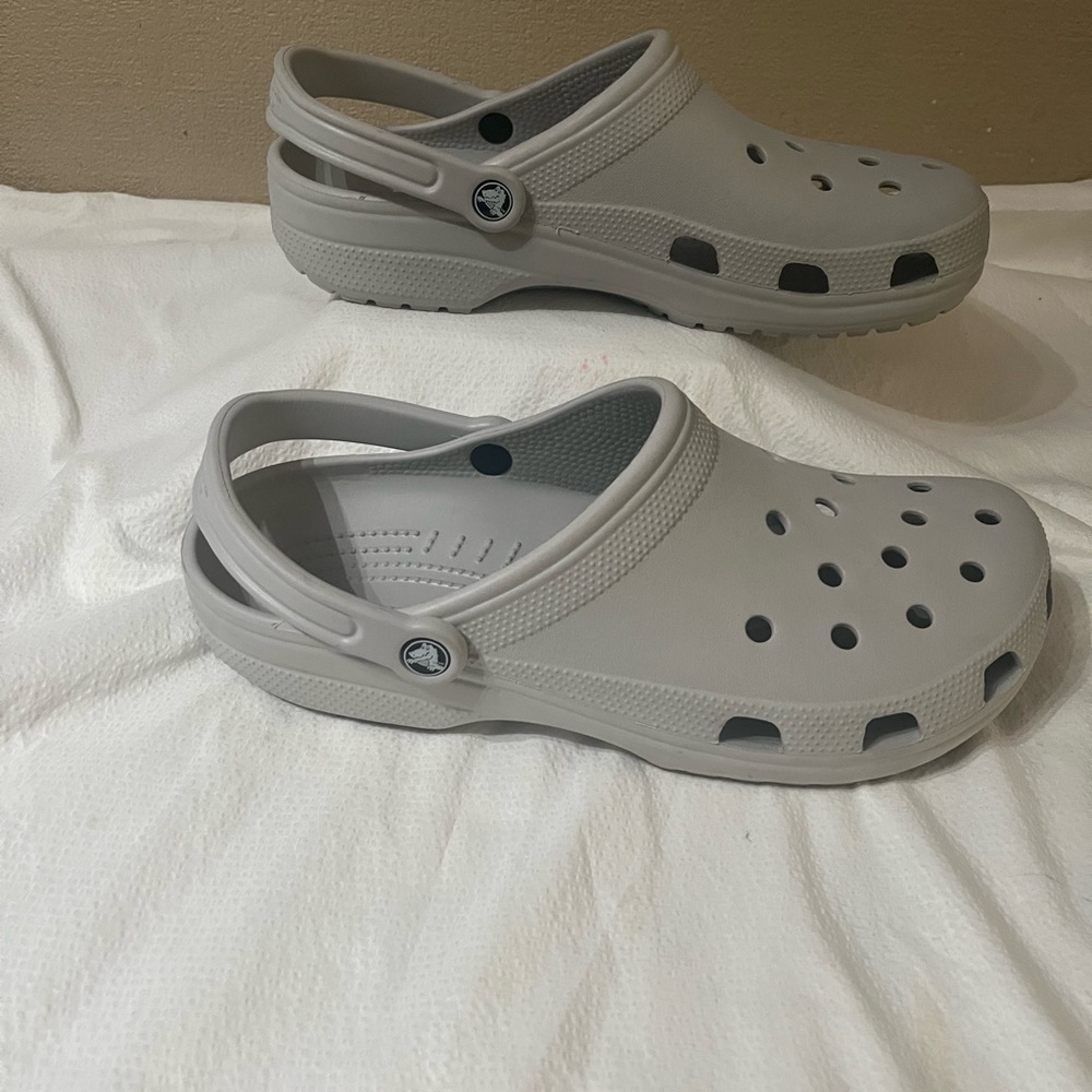 NWOT CROCS Classic Clogs - Picture 3 of 10